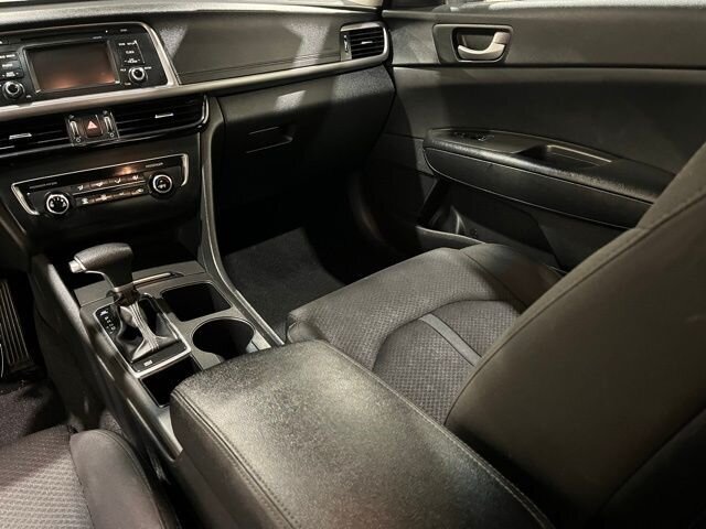 
								2017 Kia Optima LX full									