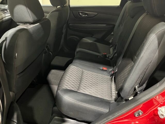
								2018 Nissan Rogue SV w/ Apple Car Play full									
