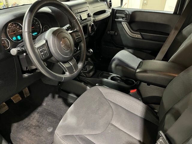 
								2018 Jeep Wrangler JK Unlimited Unlimited Sport full									