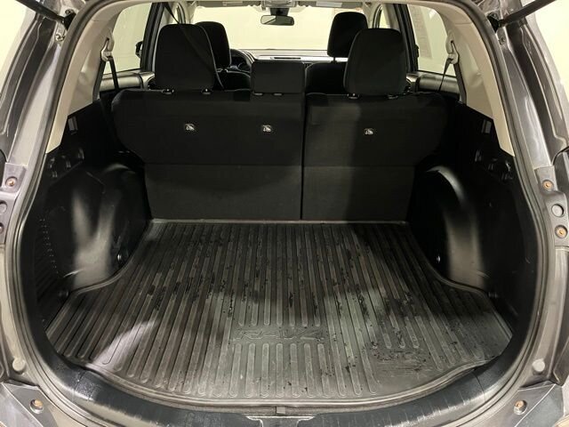 
								2018 Toyota RAV4 LE full									