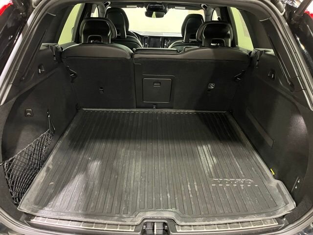 
								2018 Volvo XC60 T5 R-Design full									