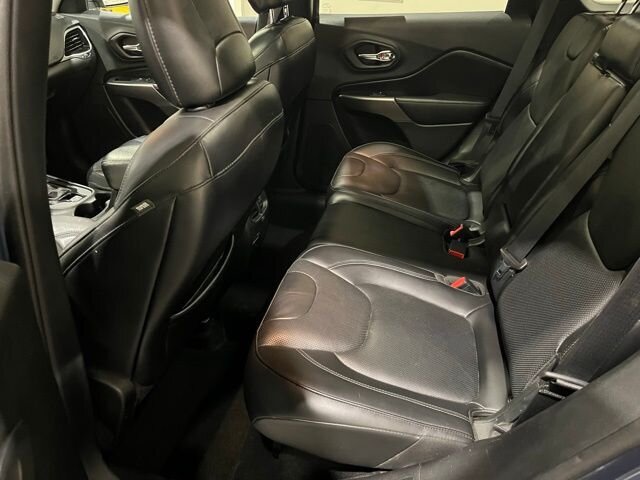 
								2019 Jeep Cherokee Limited w/ Apple Car Play and Navigation full									