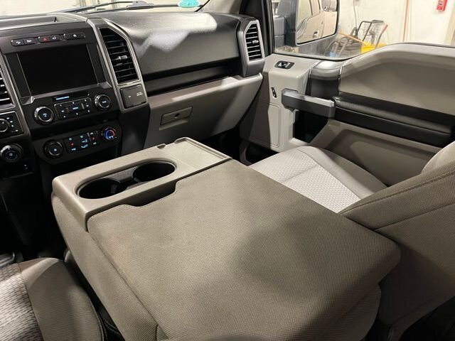 
								2019 Ford F-150 XLT full									