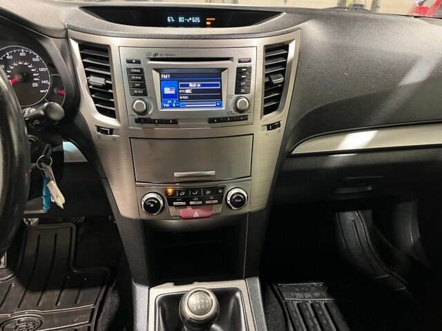 
								2014 Subaru Outback 2.5i Premium full									