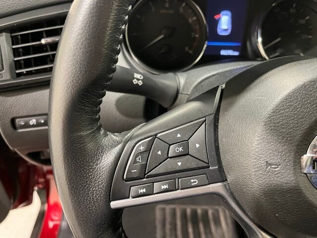 
								2018 Nissan Rogue SV w/ Apple Car Play full									