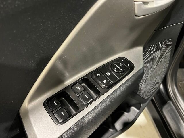 
								2018 Kia Niro Plug-In Hybrid LX w/ Apple Car Play full									