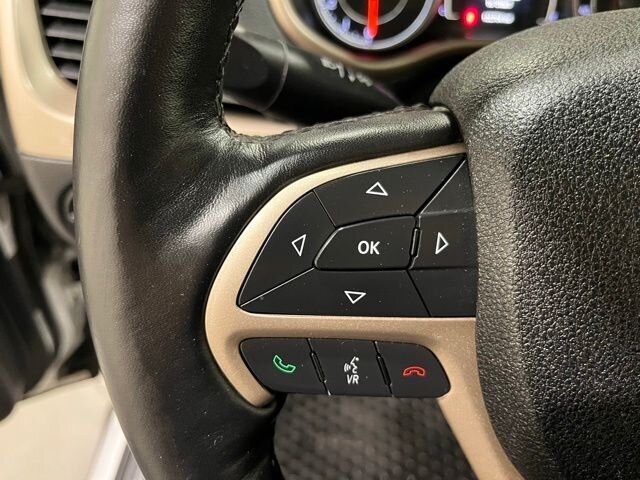 
								2016 Jeep Cherokee Latitude full									