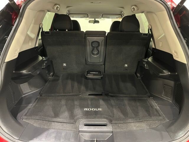 
								2018 Nissan Rogue SV w/ Apple Car Play full									