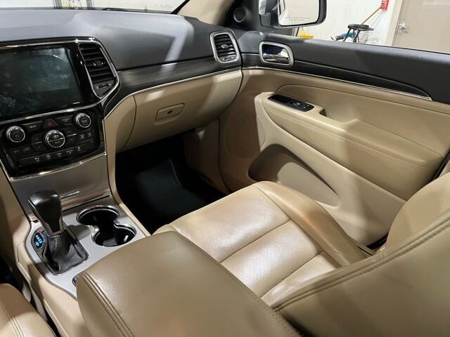 
								2019 Jeep Grand Cherokee Limited full									