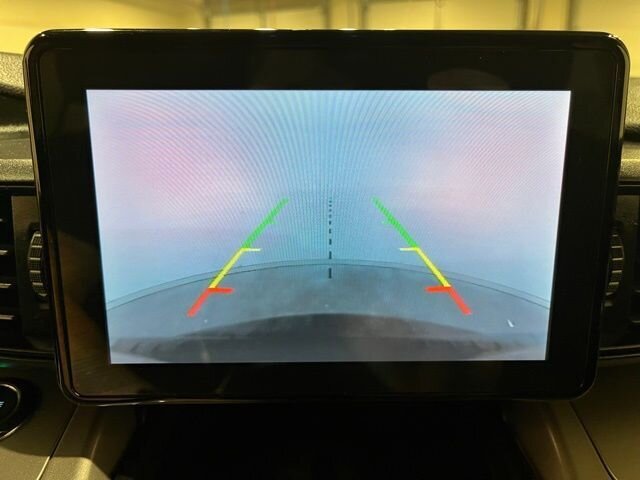 
								2021 Ford Explorer XLT full									