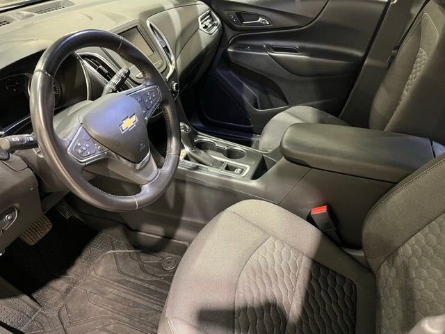 
								2021 Chevrolet Equinox LT w/ Apple Car Play full									