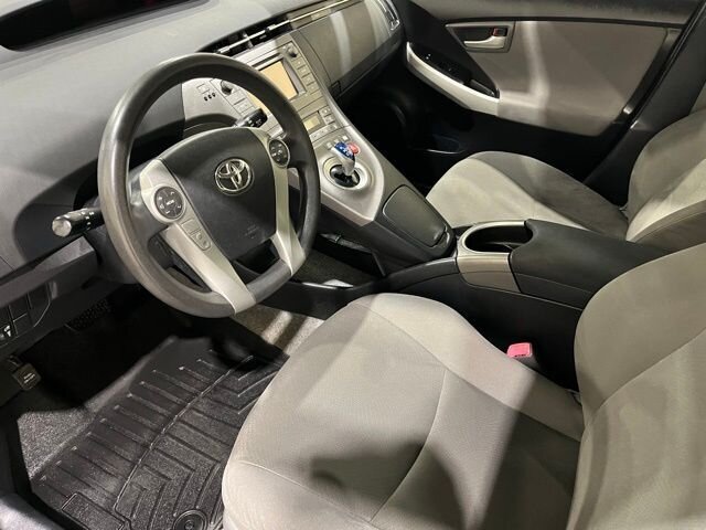 
								2012 Toyota Prius One full									