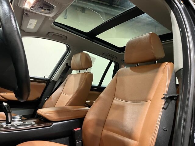 
								2017 BMW X3 xDrive28i w/Navigation full									