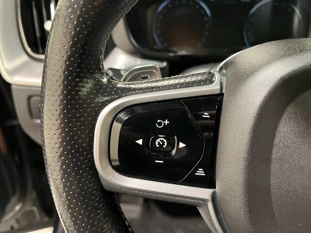 
								2018 Volvo XC60 T5 R-Design full									