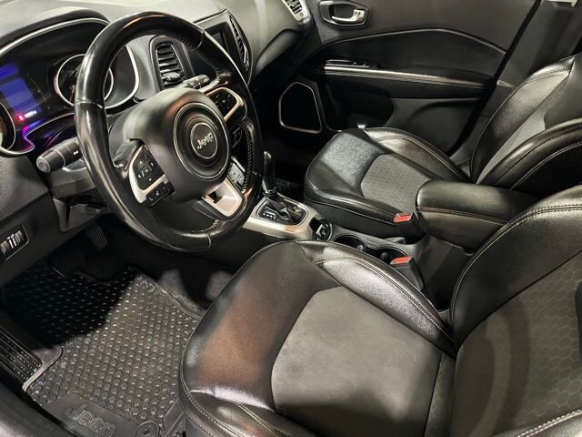 
								2020 Jeep Compass Latitude full									