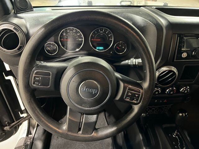 
								2014 Jeep Wrangler Sport full									