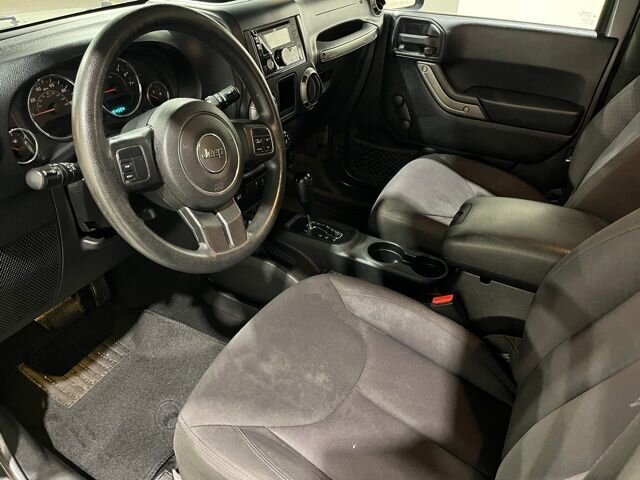 
								2014 Jeep Wrangler Sport full									