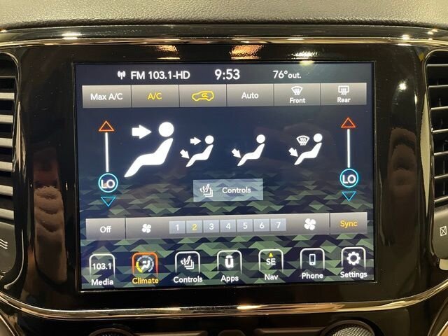 
								2021 Jeep Grand Cherokee Limited w/ Apple Car Play and Navigation full									