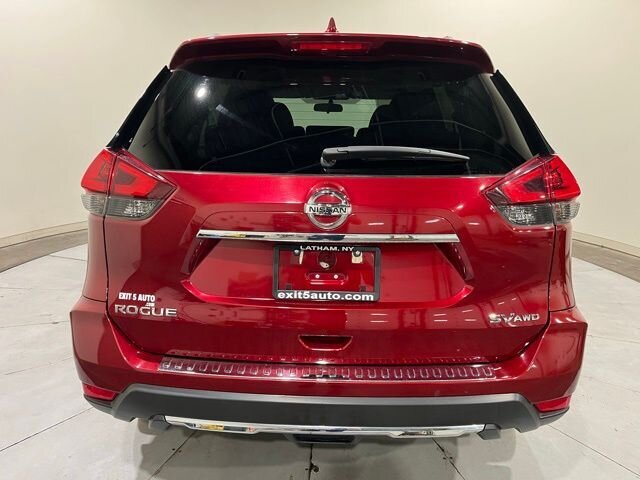 
								2018 Nissan Rogue SV w/ Apple Car Play full									