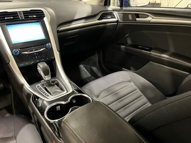 
								2014 Ford Fusion SE full									