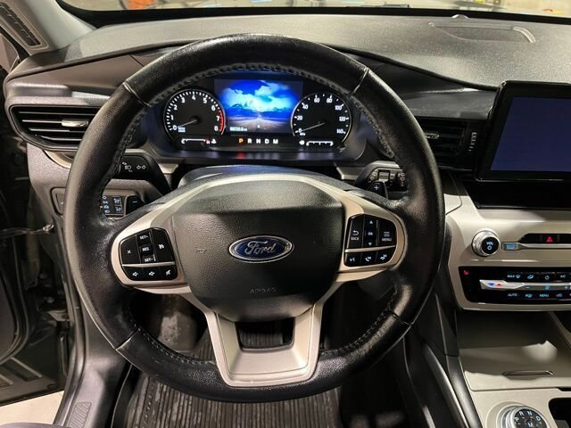 
								2021 Ford Explorer XLT full									