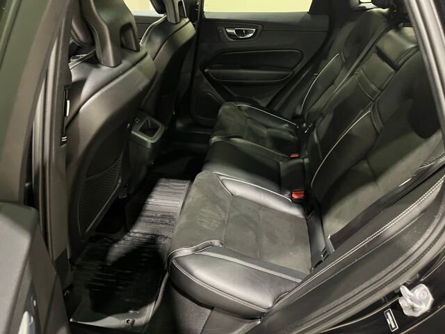 
								2018 Volvo XC60 T5 R-Design full									