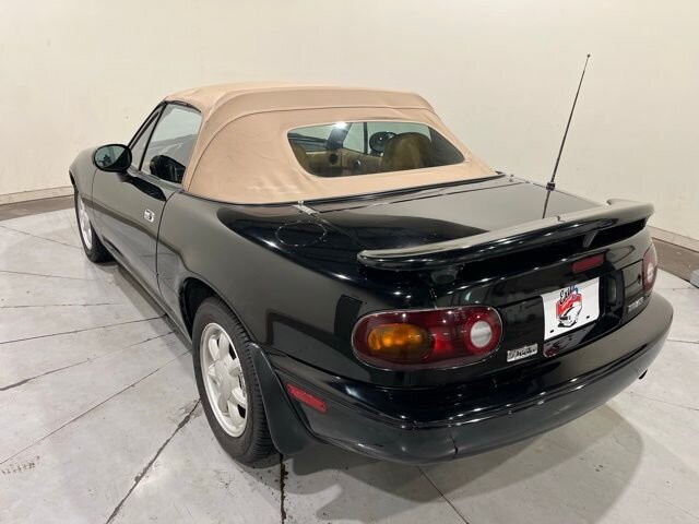 
								1993 Mazda MX-5 Miata Base full									