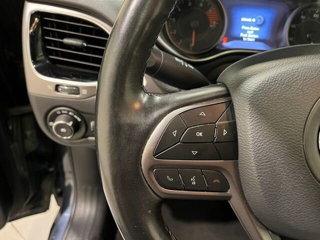 
								2019 Jeep Cherokee Limited w/ Apple Car Play and Navigation full									