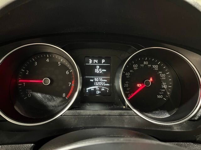 
								2015 Volkswagen Jetta 1.8T SE full									