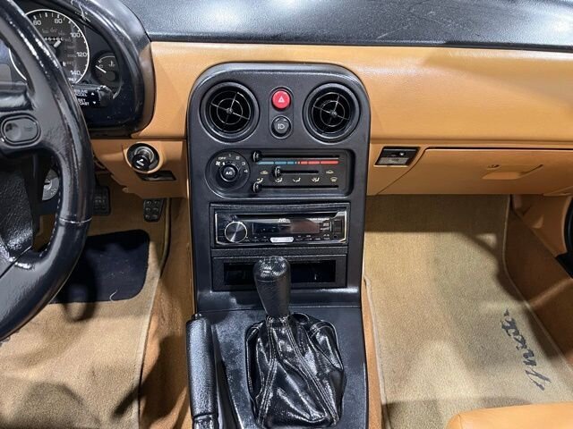 
								1993 Mazda MX-5 Miata Base full									