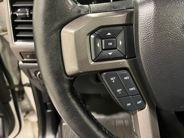 
								2020 Ford Expedition XLT w/ Navigation full									