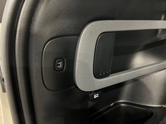 
								2018 Jeep Cherokee Limited full									