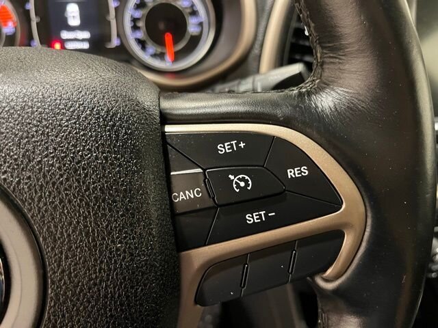 
								2016 Jeep Cherokee Latitude full									