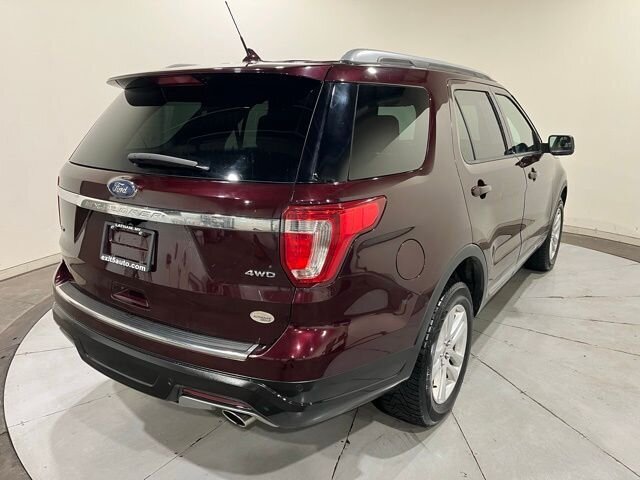 
								2018 Ford Explorer XLT w/ Apple Car Play and Navigation full									