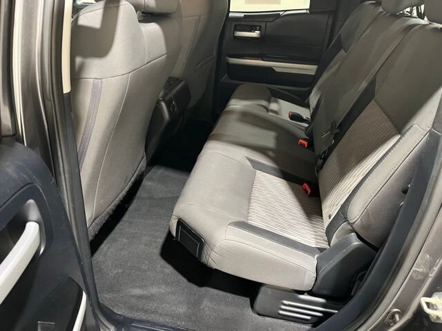
								2014 Toyota Tundra SR5 full									