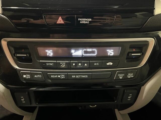 
								2018 Honda Ridgeline RTL-E w/ Apple Car Play full									