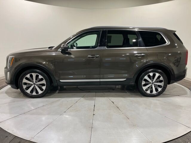 
								2020 Kia Telluride S full									