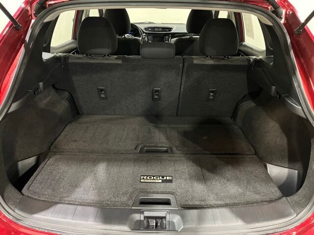 
								2020 Nissan Rogue Sport SV full									