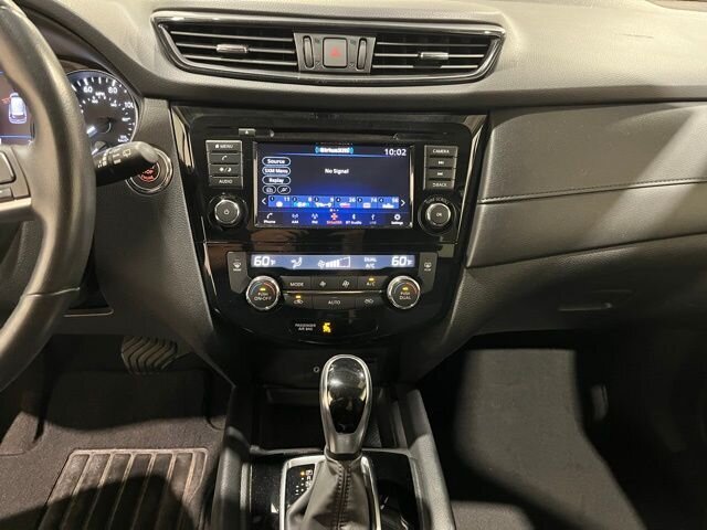 
								2018 Nissan Rogue SV w/ Apple Car Play full									