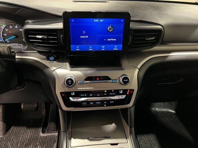 
								2021 Ford Explorer XLT full									