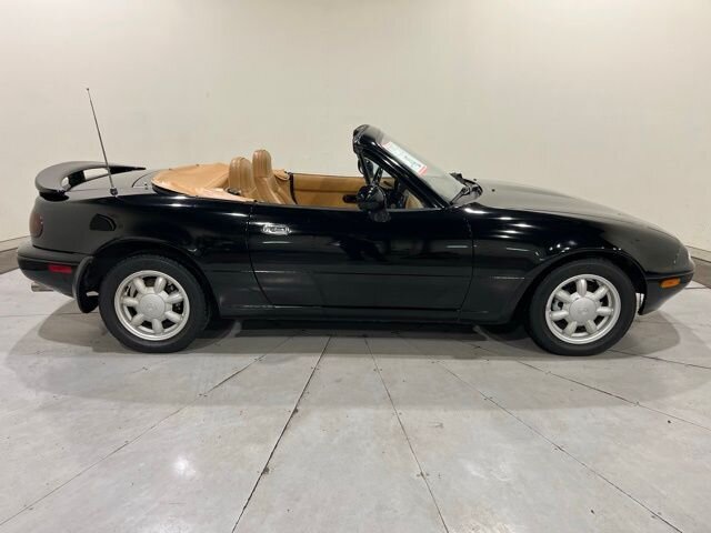 
								1993 Mazda MX-5 Miata Base full									
