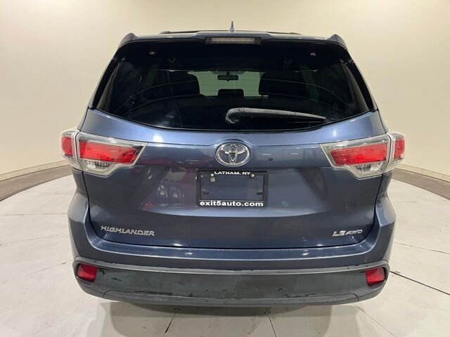 
								2015 Toyota Highlander LE Plus V6 full									