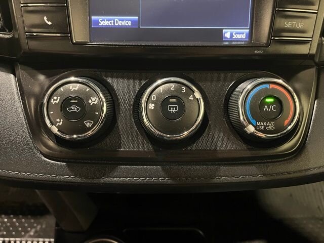 
								2018 Toyota RAV4 LE full									