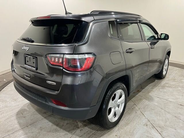 
								2020 Jeep Compass Latitude full									