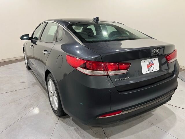 
								2017 Kia Optima LX full									