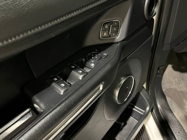 
								2020 Ford Expedition XLT w/ Navigation full									