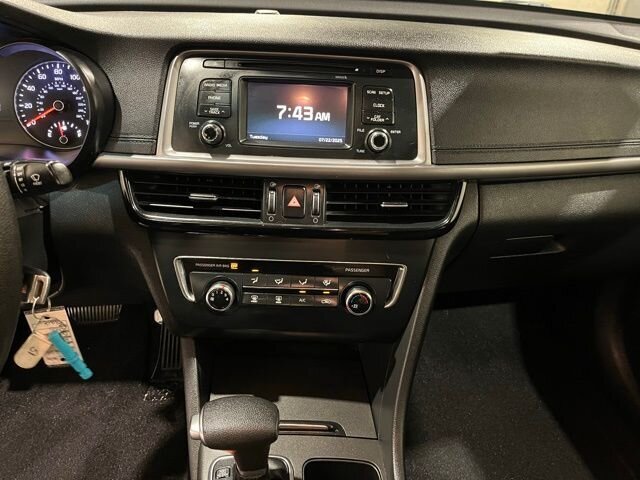 
								2017 Kia Optima LX full									