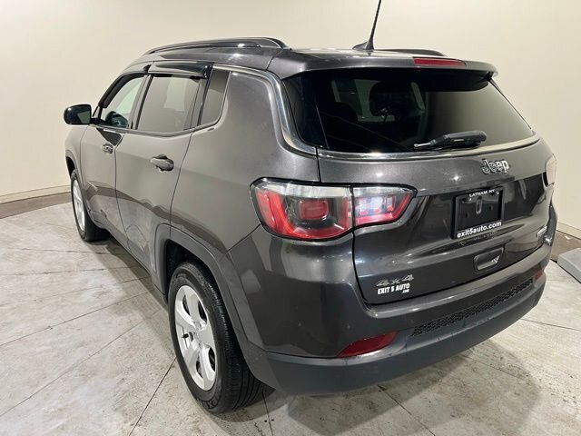 
								2020 Jeep Compass Latitude full									