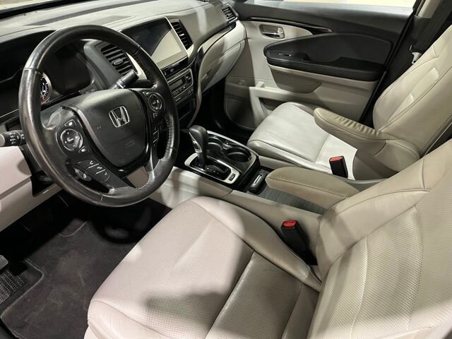 
								2018 Honda Ridgeline RTL-E w/ Apple Car Play full									