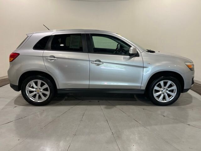 
								2015 Mitsubishi Outlander Sport ES full									